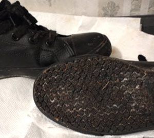 how to clean bottom of shoes